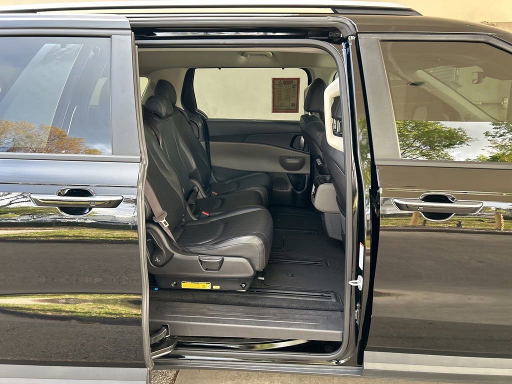 2025 Kia Carnival EX