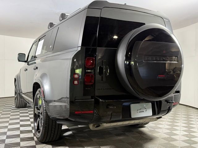 2024 Land Rover Defender 130 X-Dynamic SE