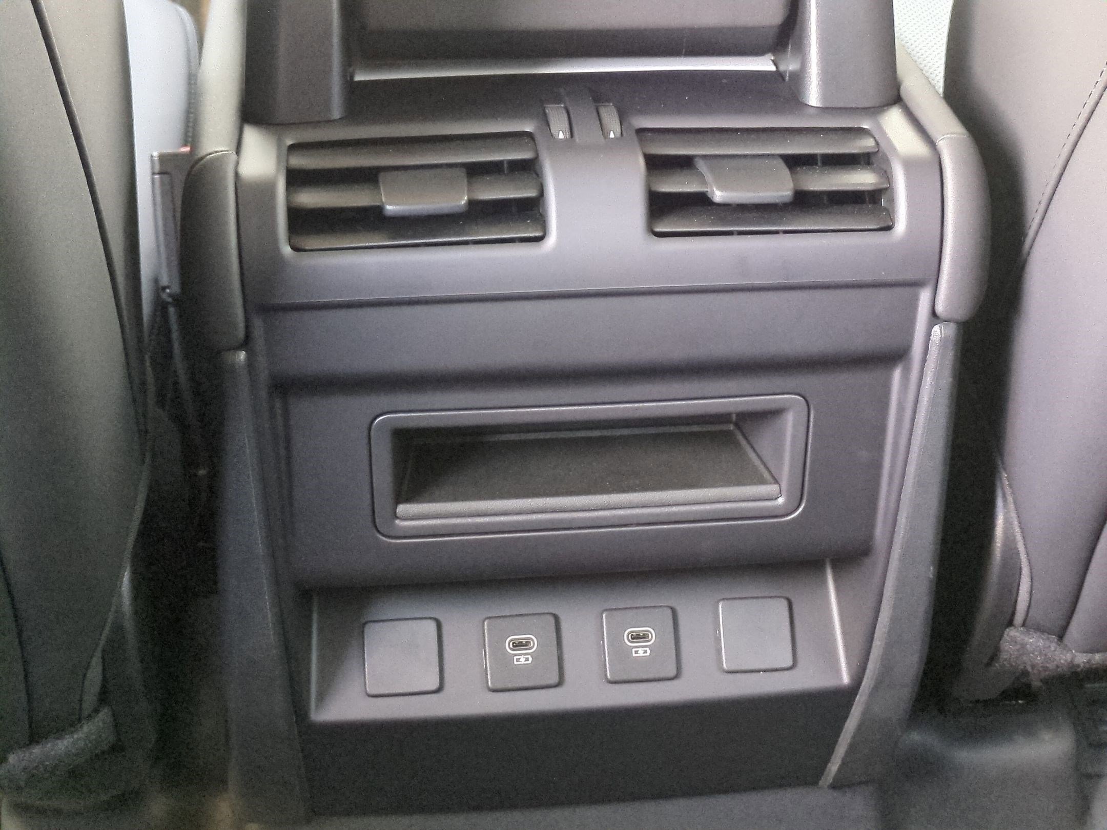 2025 Land Rover Defender 110 S