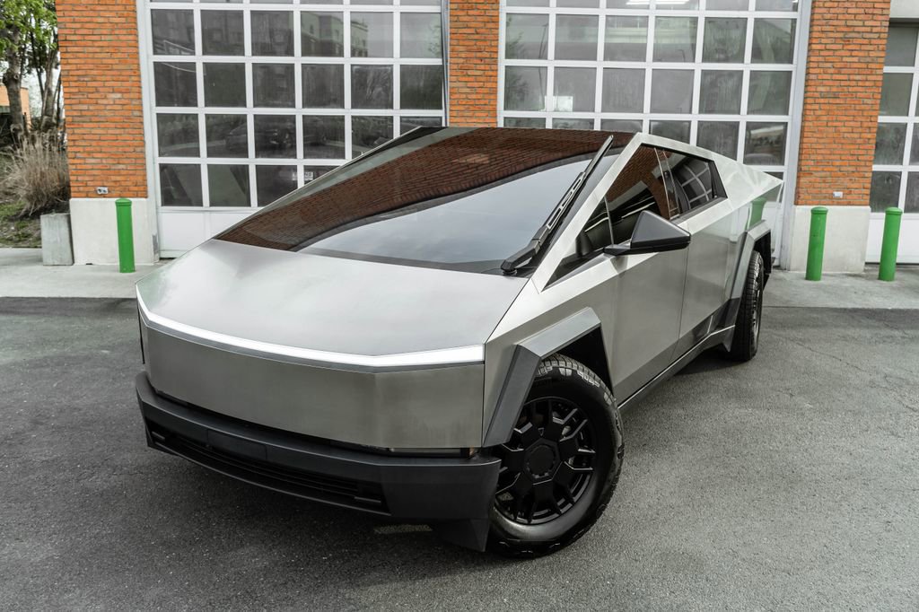 2024 Tesla Cybertruck AWD Crew Cab