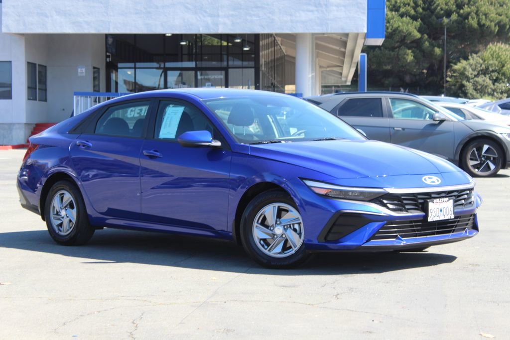 Used 2025 Hyundai Elantra SE