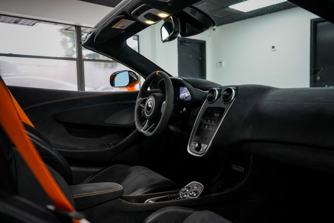Used 2020 McLaren 600LT Spider photo 21