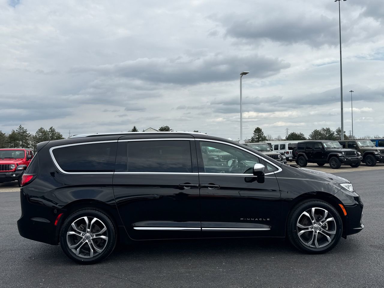2025 Chrysler Pacifica Pinnacle