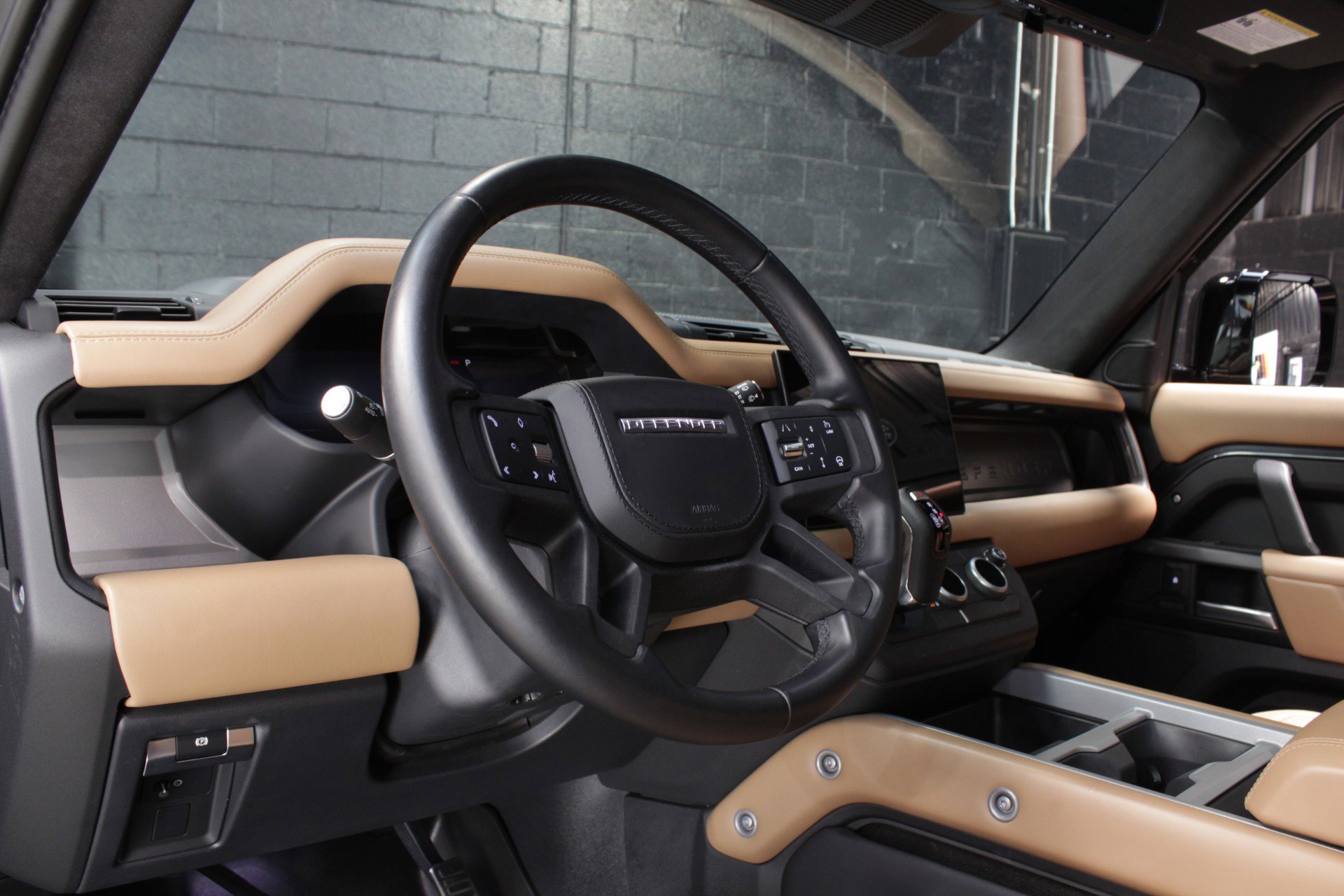 2025 Land Rover Defender 110 V8