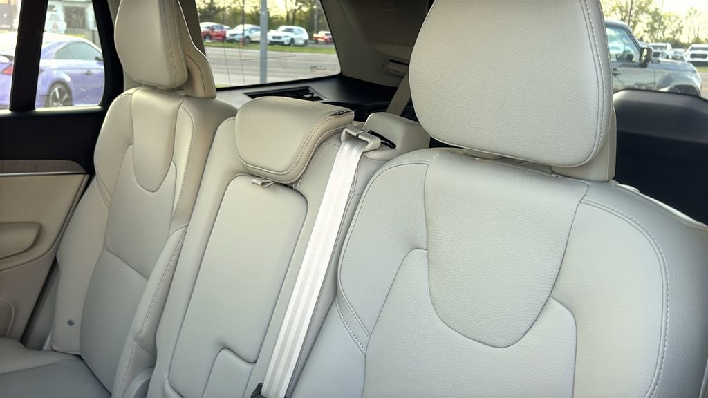 2025 Volvo Xc90 B6 Plus