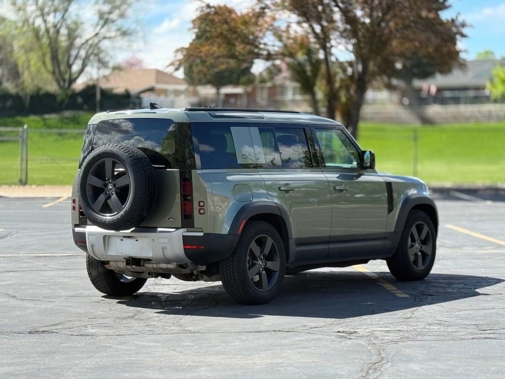 2023 Land Rover Defender 110 SE