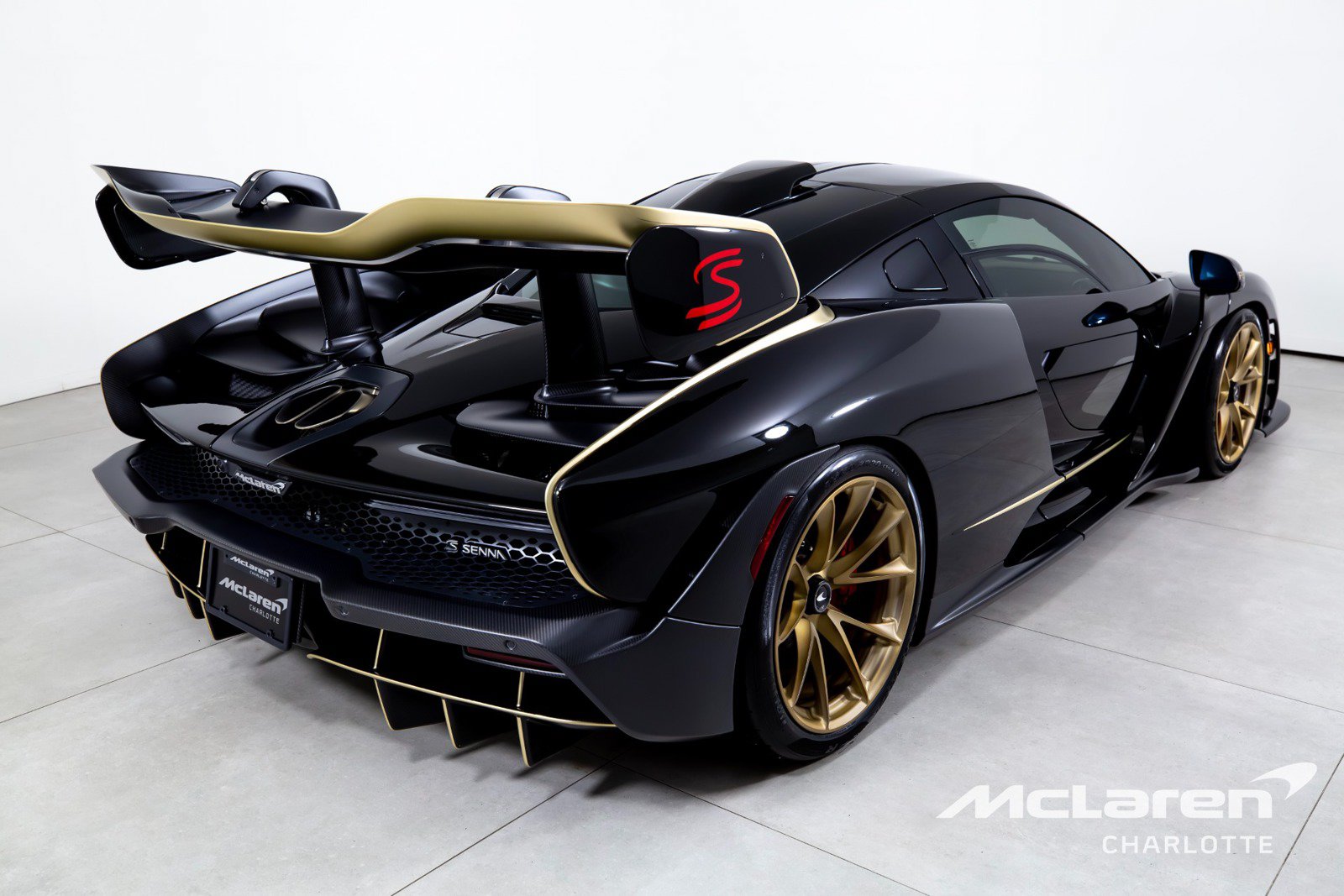 Used 2019 McLaren Senna photo 9