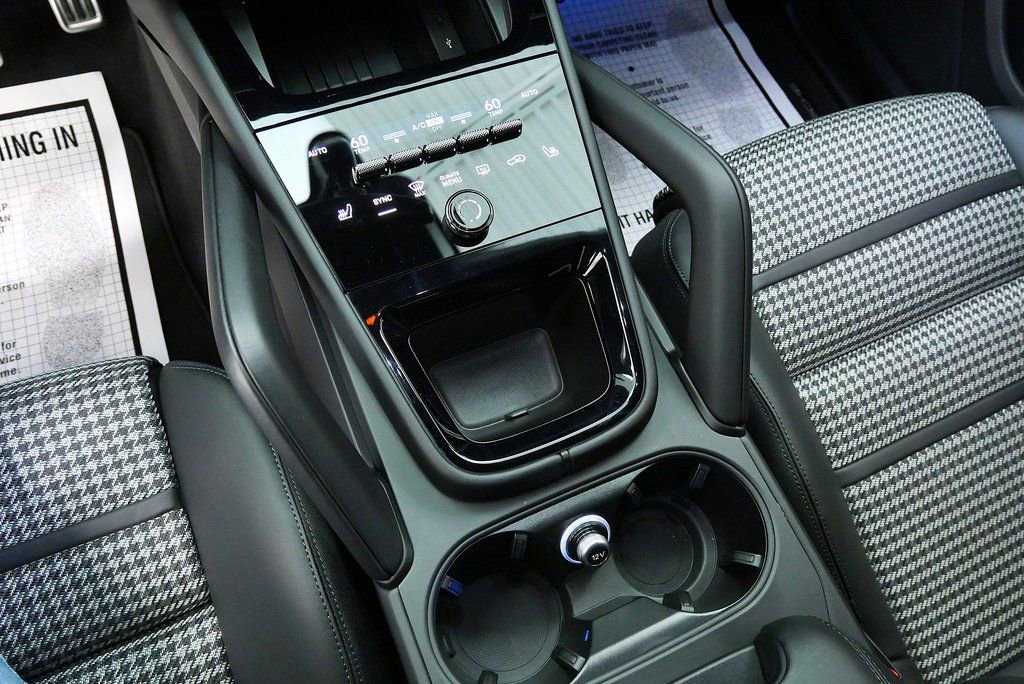 2025 Porsche Cayenne GTS