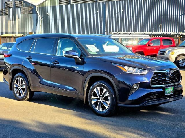 Used 2020 Toyota Highlander XLE
