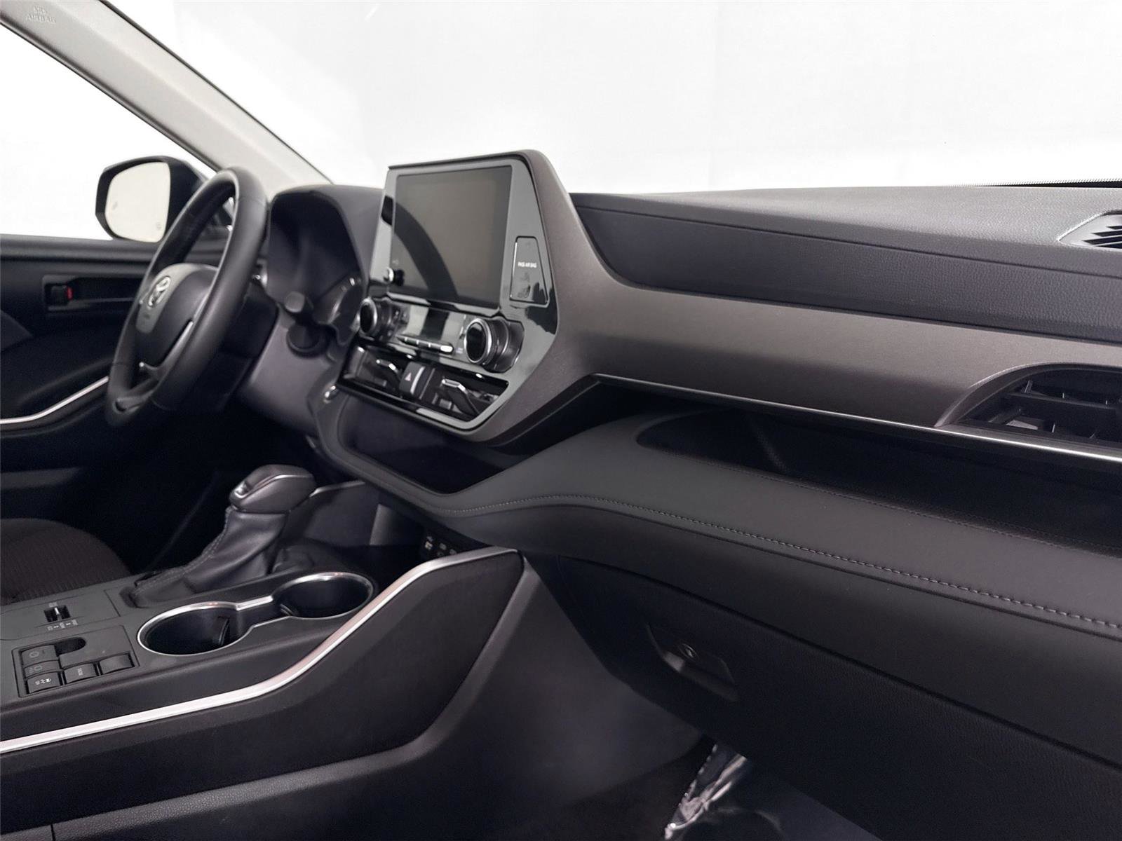 2025 Toyota Highlander LE