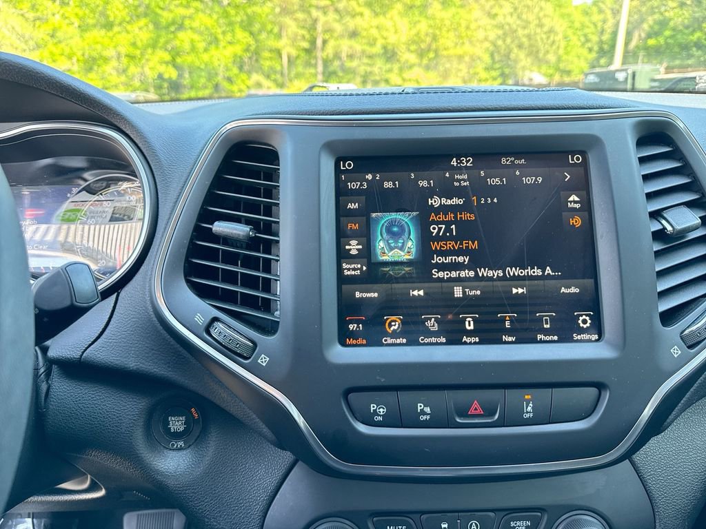 2023 Jeep Cherokee Altitude Lux