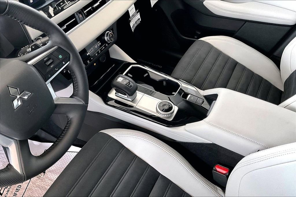 2026 Mitsubishi Outlander FWD