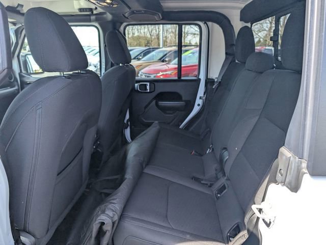 2022 Jeep Gladiator Sport