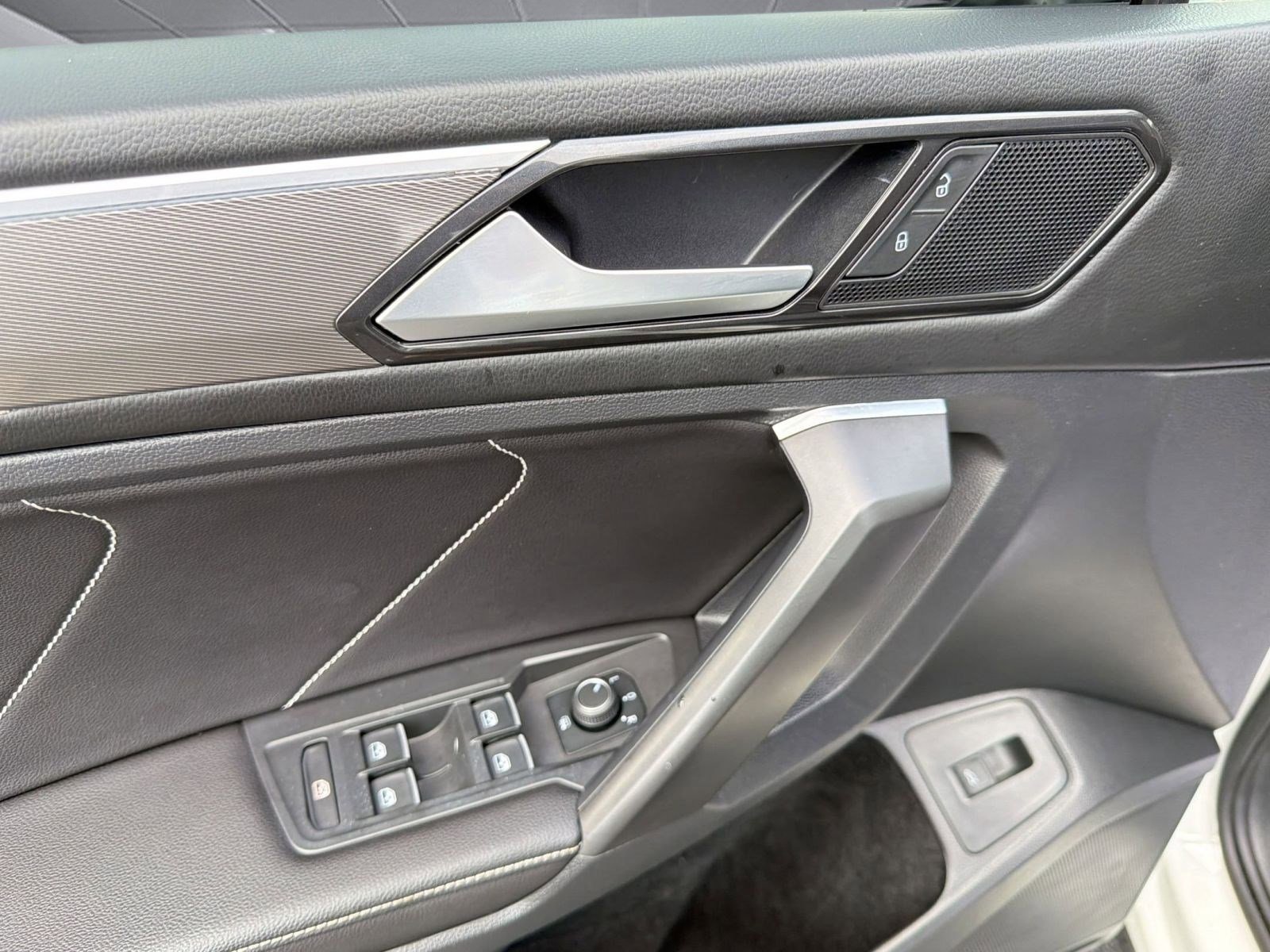 2022 Volkswagen Tiguan SE R-Line