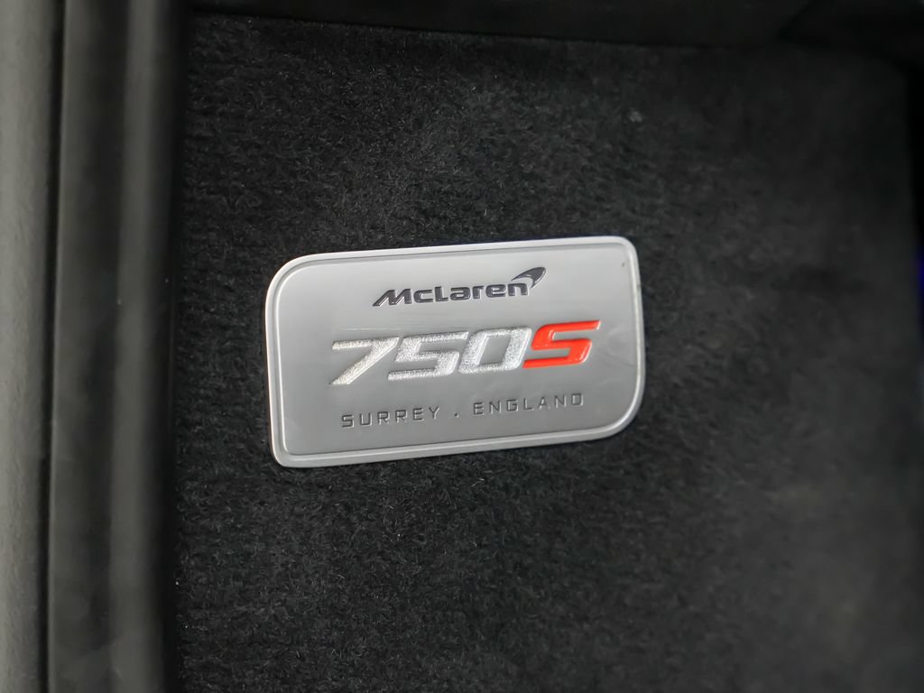 Used 2026 McLaren 750S Spider photo 21