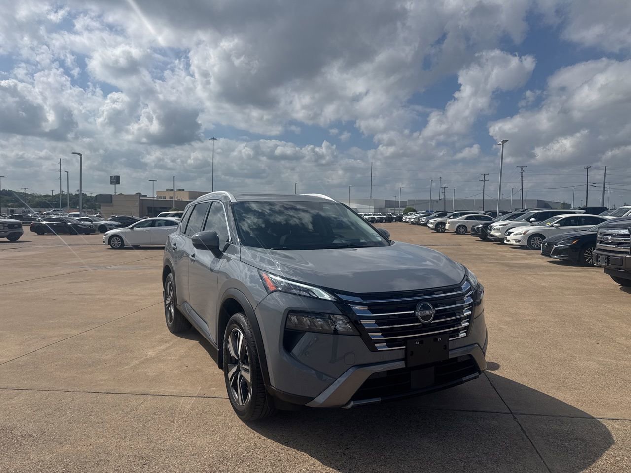 2025 Nissan Rogue SL