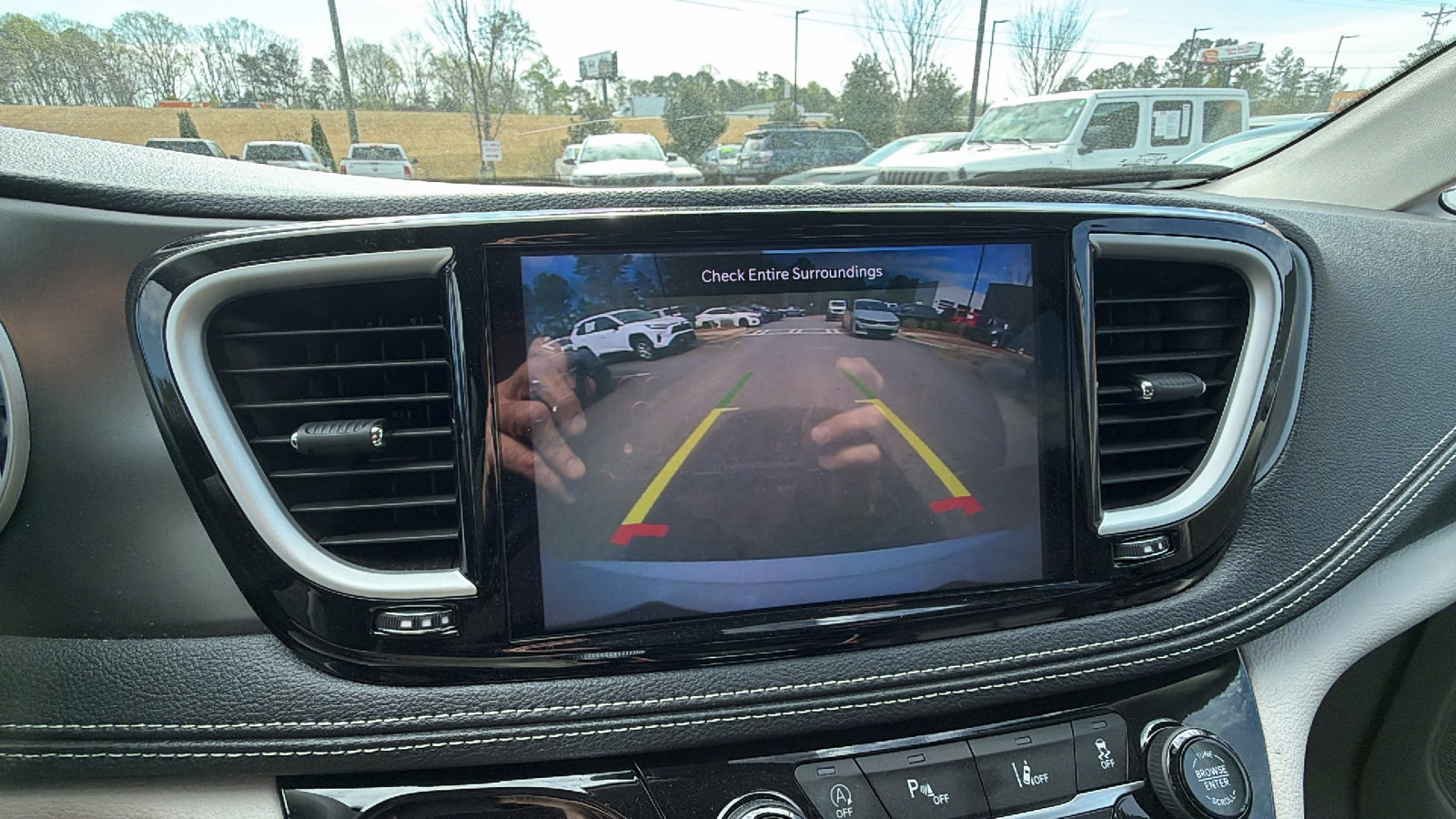 2024 Chrysler Pacifica Touring-L