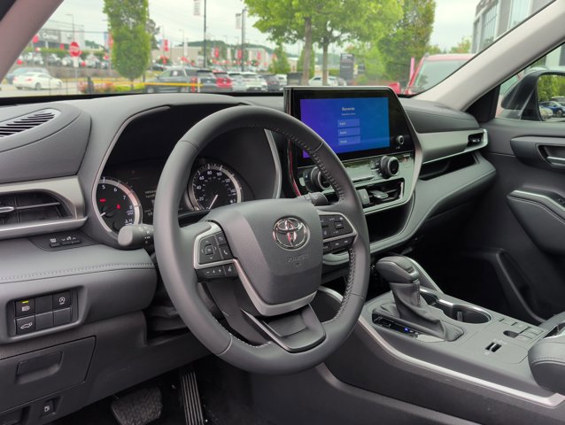 2025 Toyota Highlander XLE