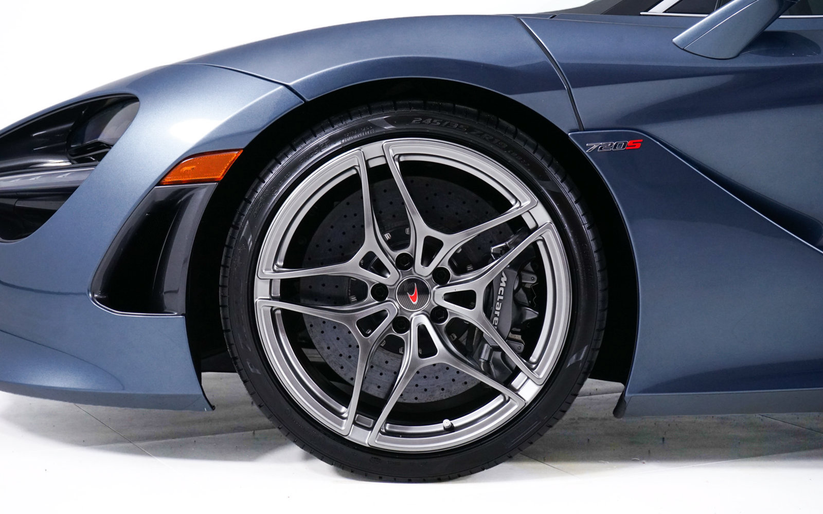 Used 2018 McLaren 720S Luxury photo 12