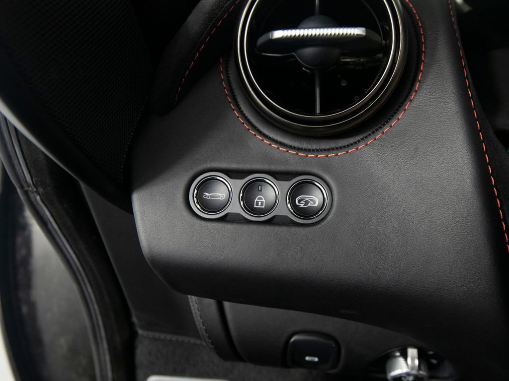Used 2018 McLaren 720S photo 24