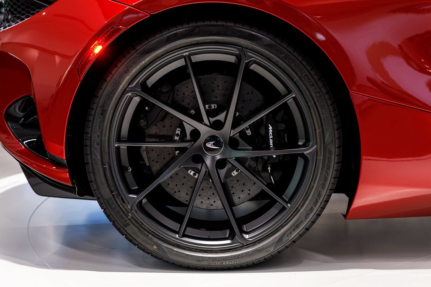 Used 2027 McLaren 750S Spider photo 37