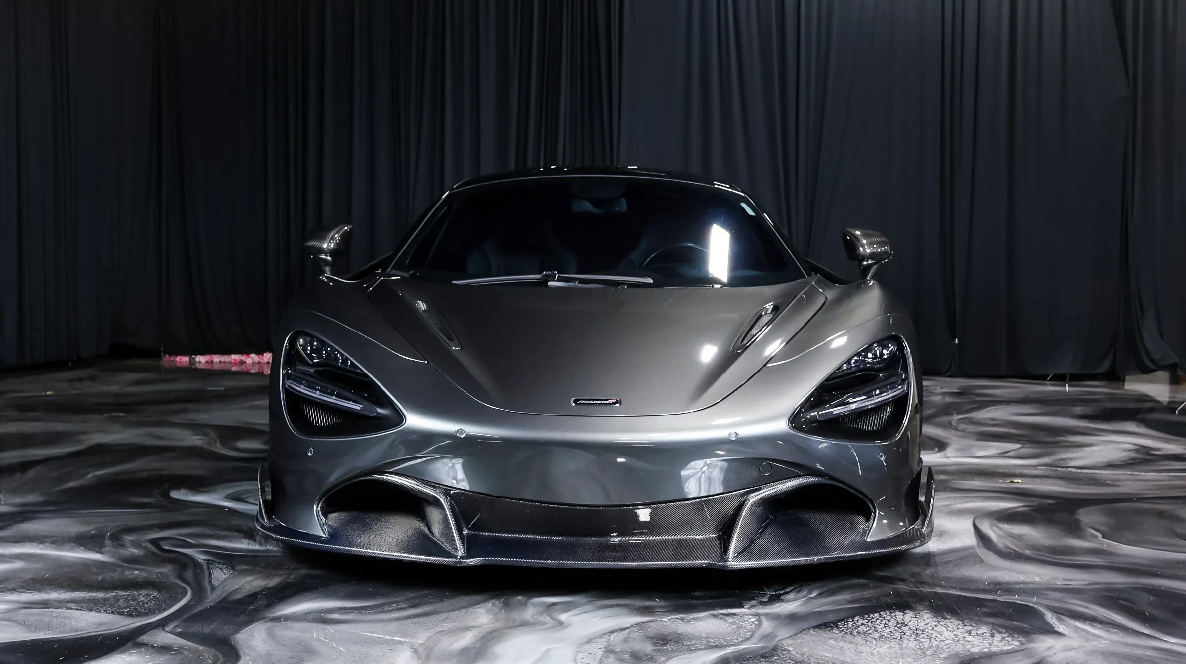 Used 2018 McLaren 720S Luxury photo 9