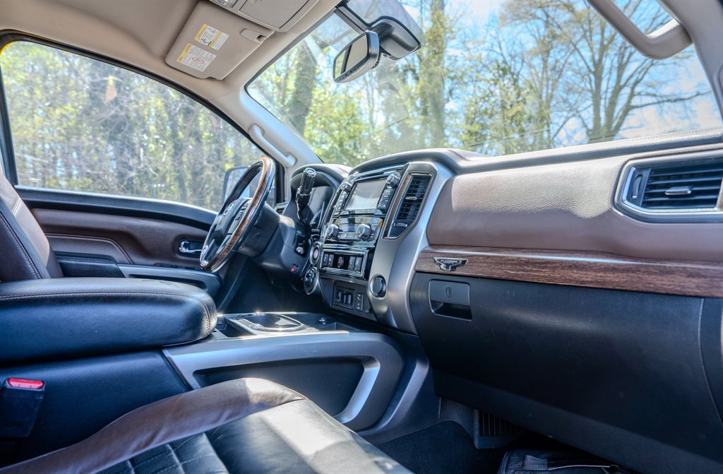 2017 Nissan Titan Platinum Reserve