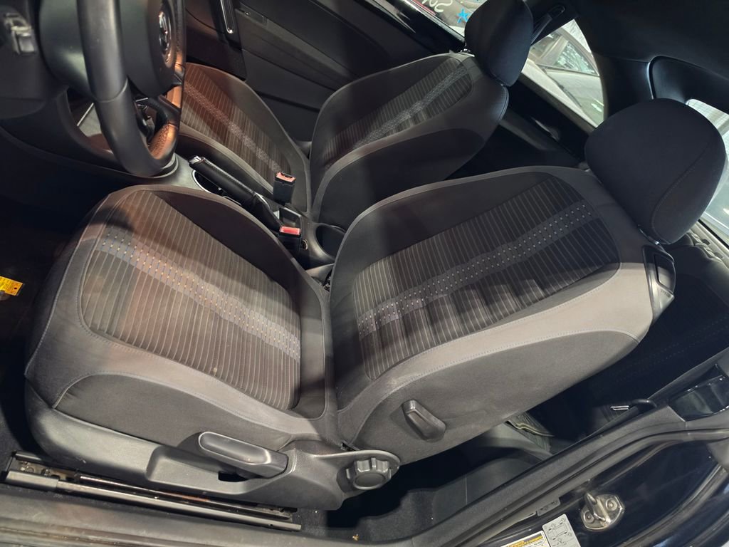 2012 Volkswagen Beetle 2.0T