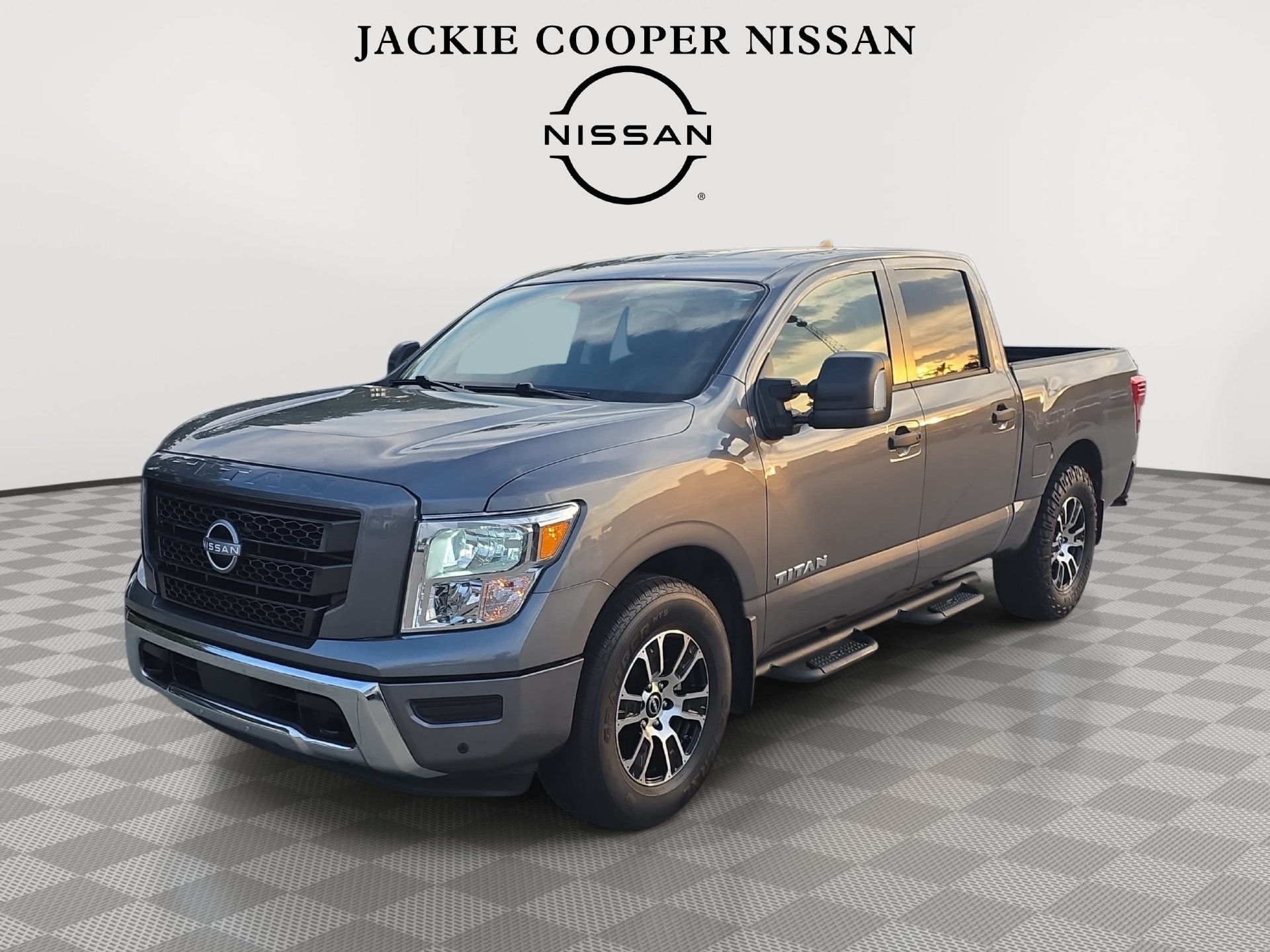 Used 2023 Nissan Titan SV w/ SV Convenience Package