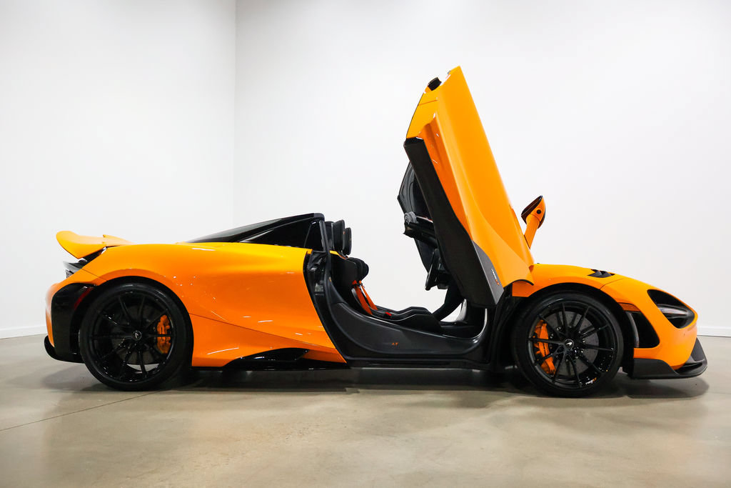 Used 2022 McLaren 765LT photo 71