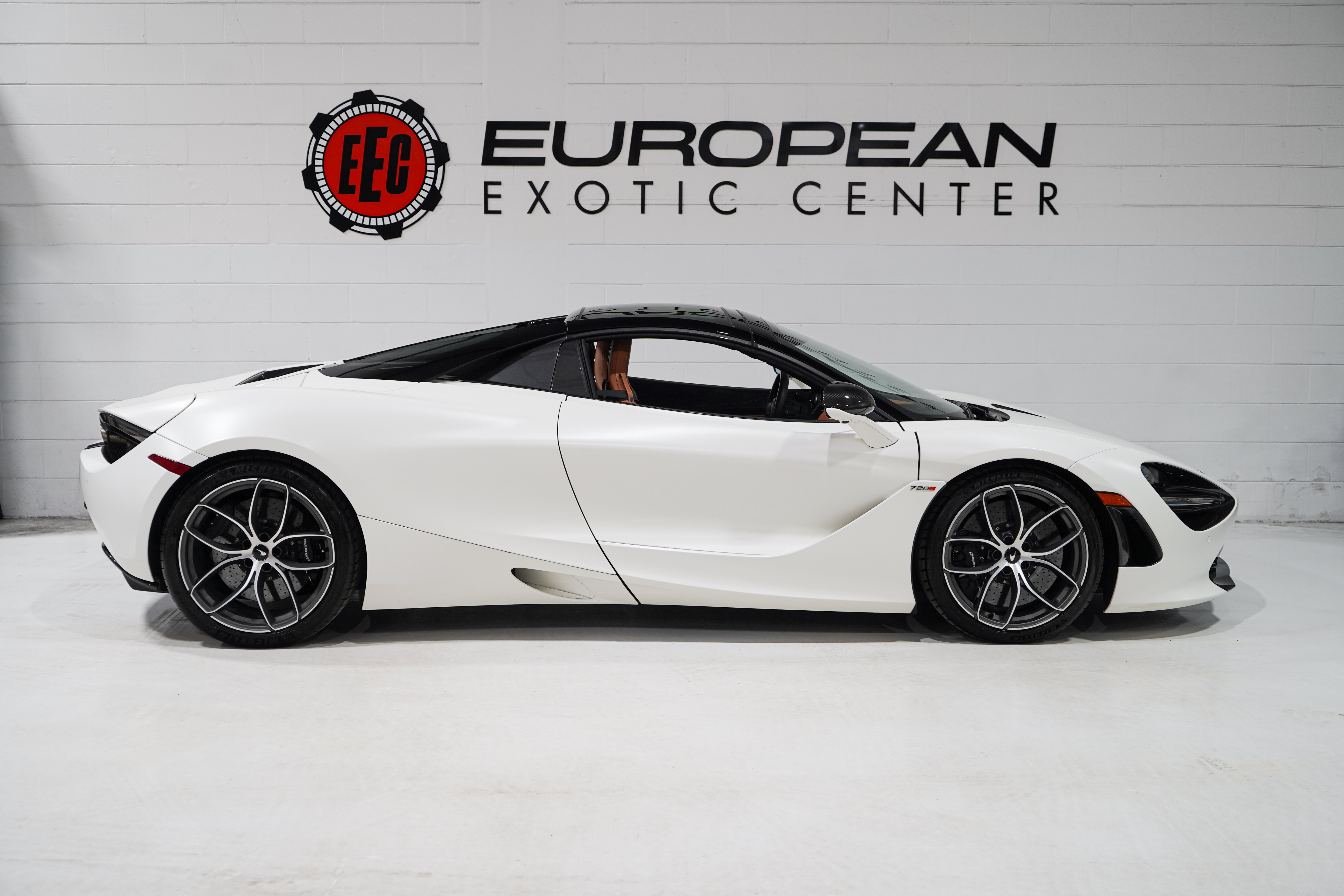 Used 2020 McLaren 720S Spider photo 12