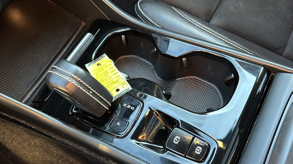 2021 Volvo Xc40 T5 R-Design