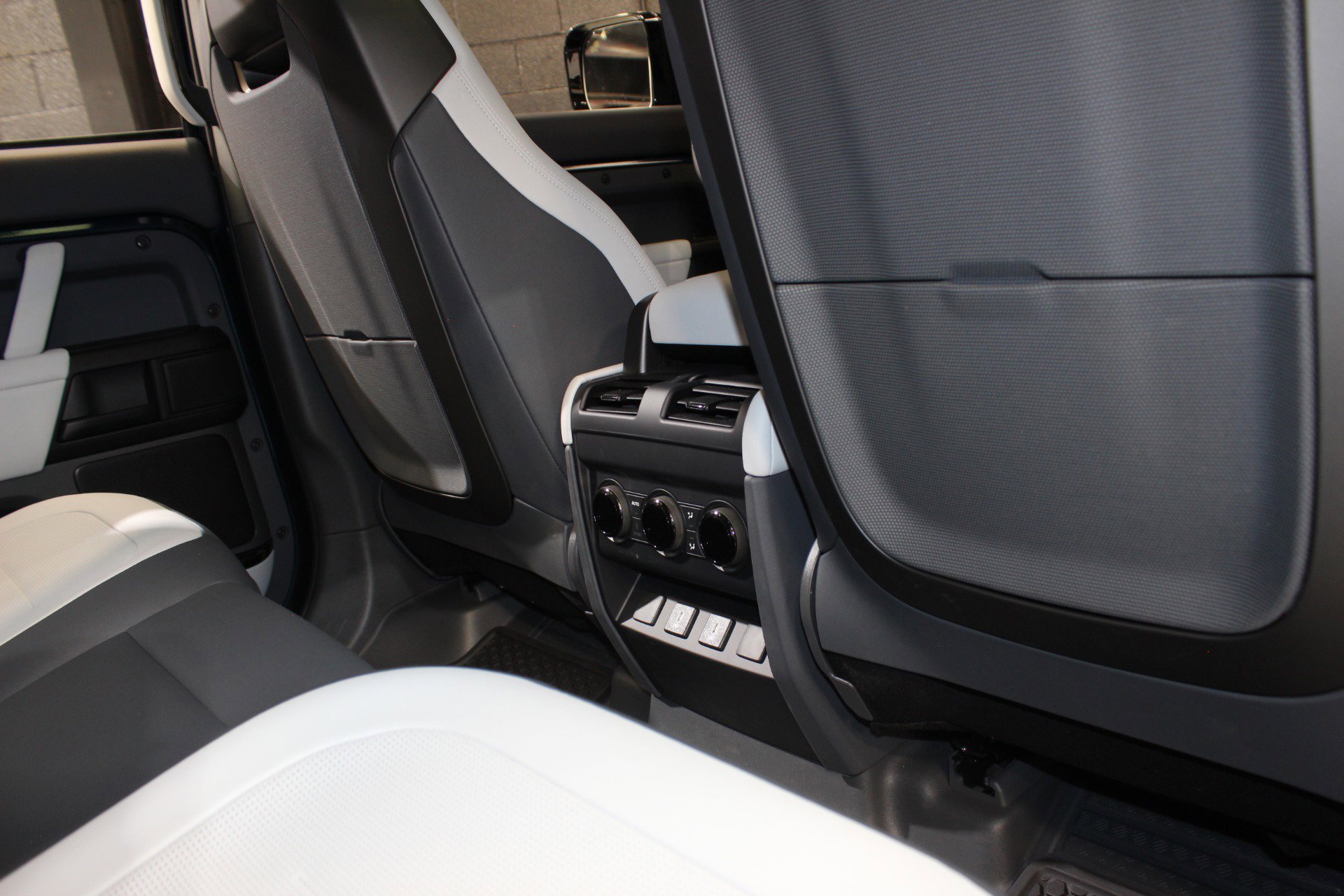 2026 Land Rover Defender 110