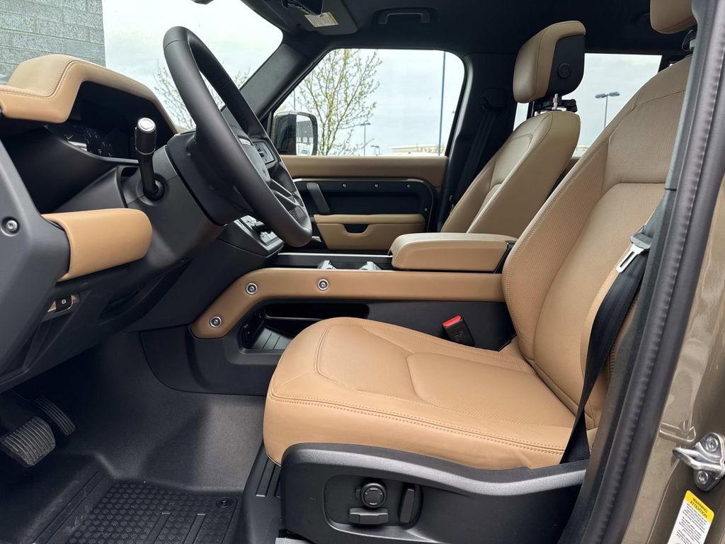 2026 Land Rover Defender 110 X-Dynamic SE