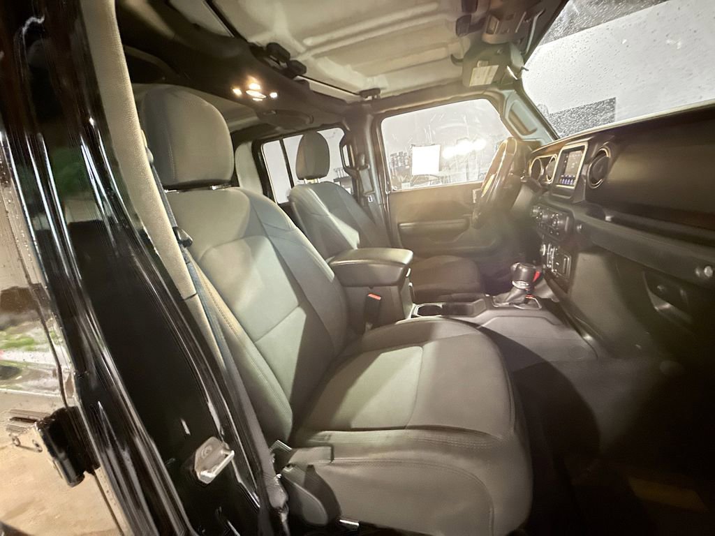 2022 Jeep Gladiator Sport