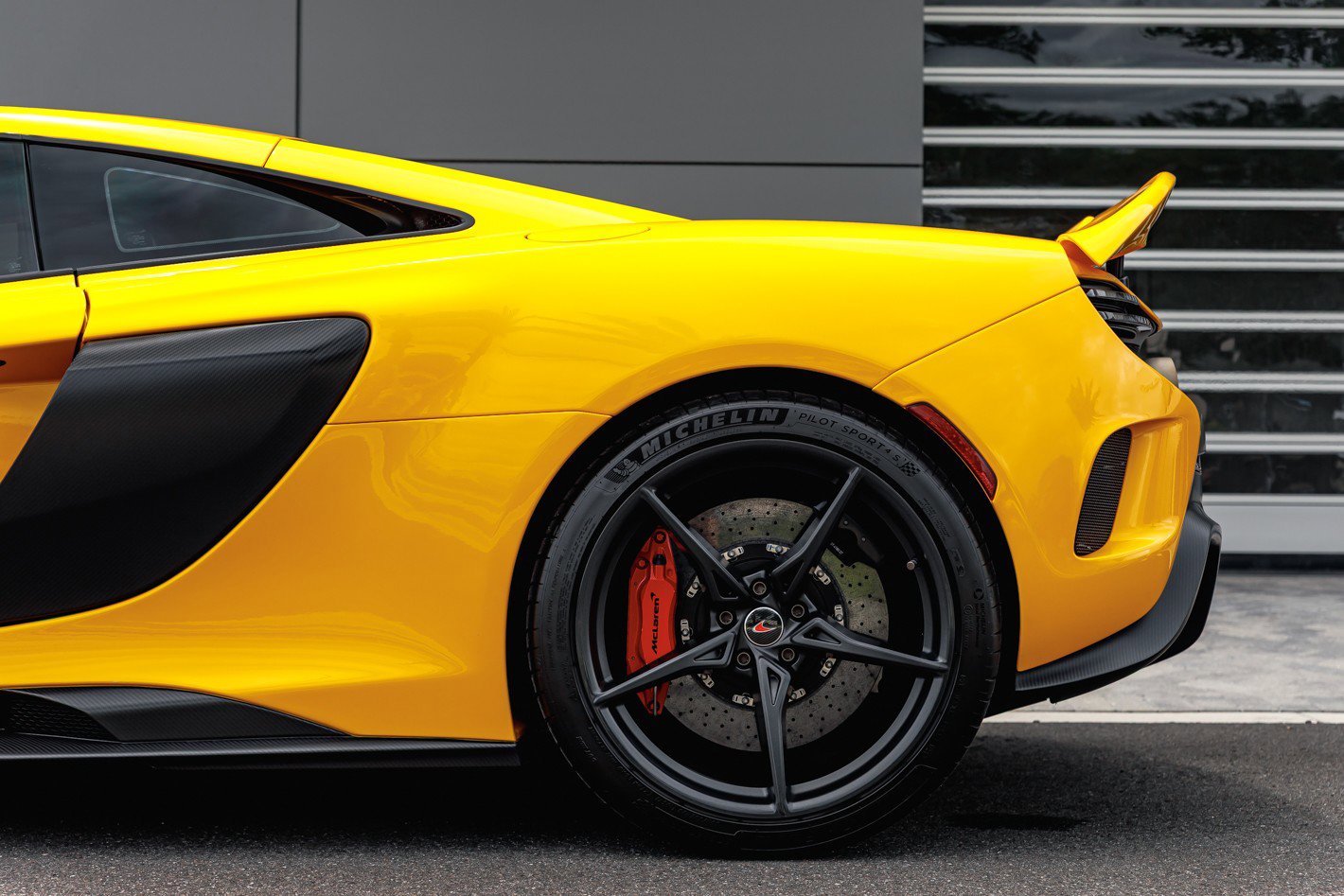 Used 2016 McLaren 675LT Coupe photo 14