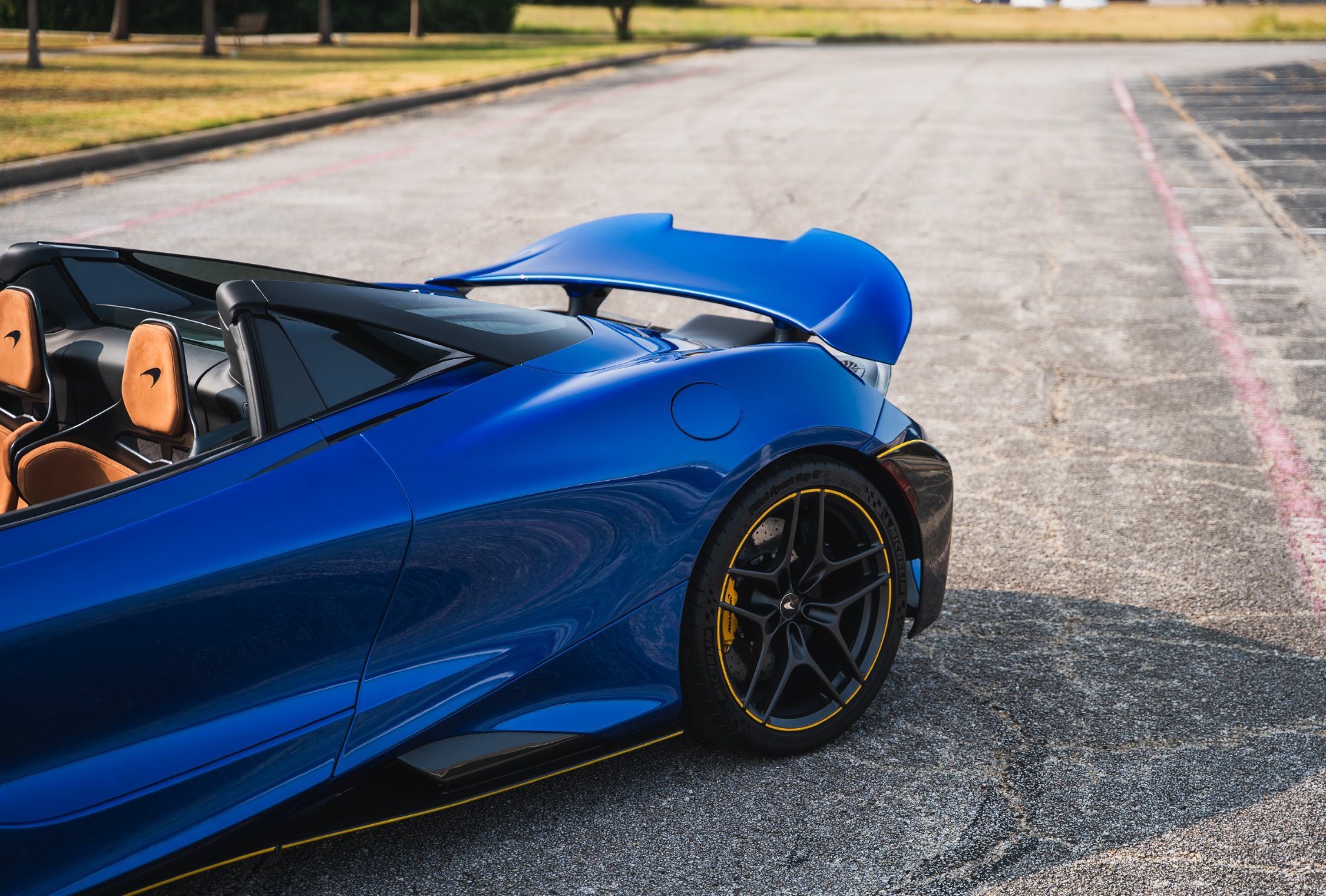 Used 2022 McLaren 765LT photo 9