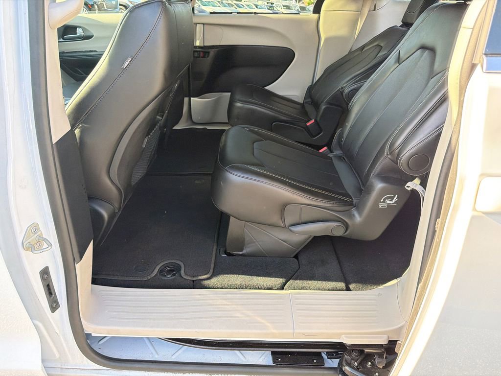 2024 Chrysler Pacifica Touring-L