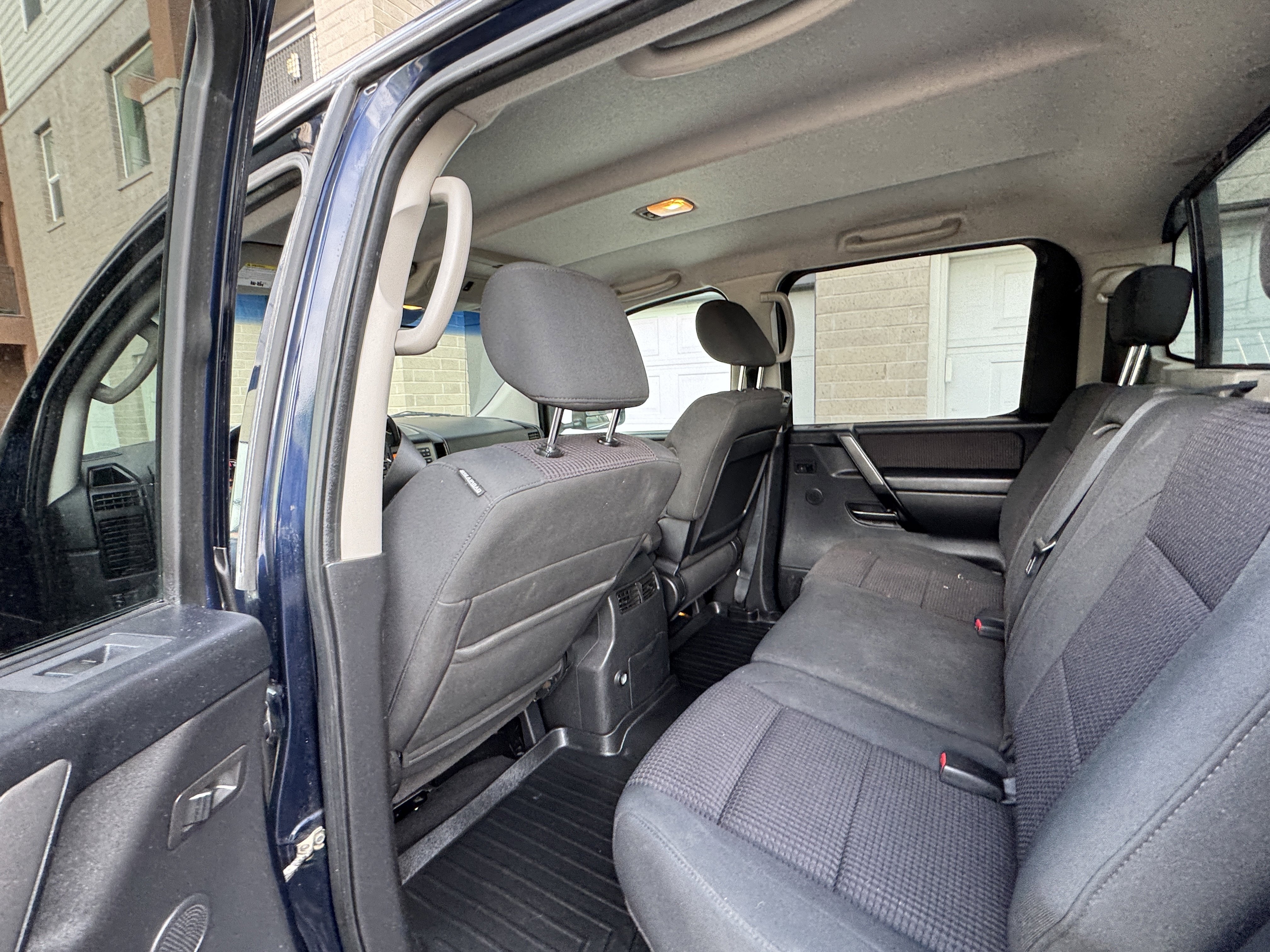 2010 Nissan Titan SE