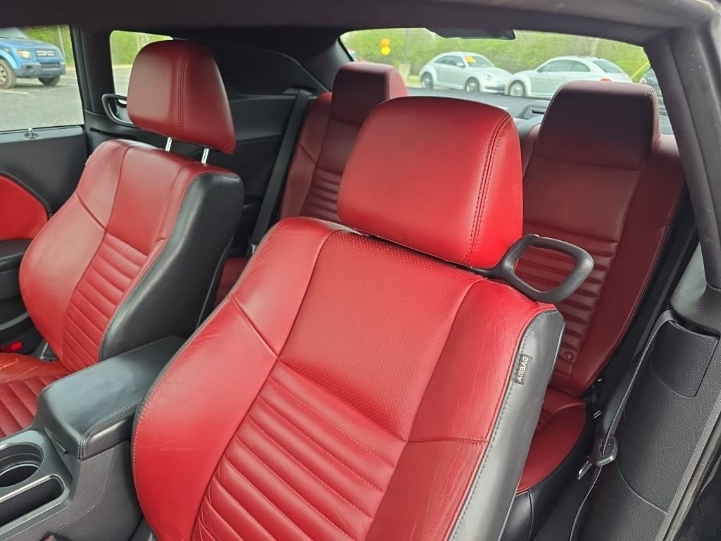 2014 Dodge Challenger SXT Plus