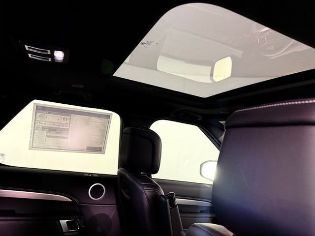 2025 Land Rover Discovery Dynamic SE