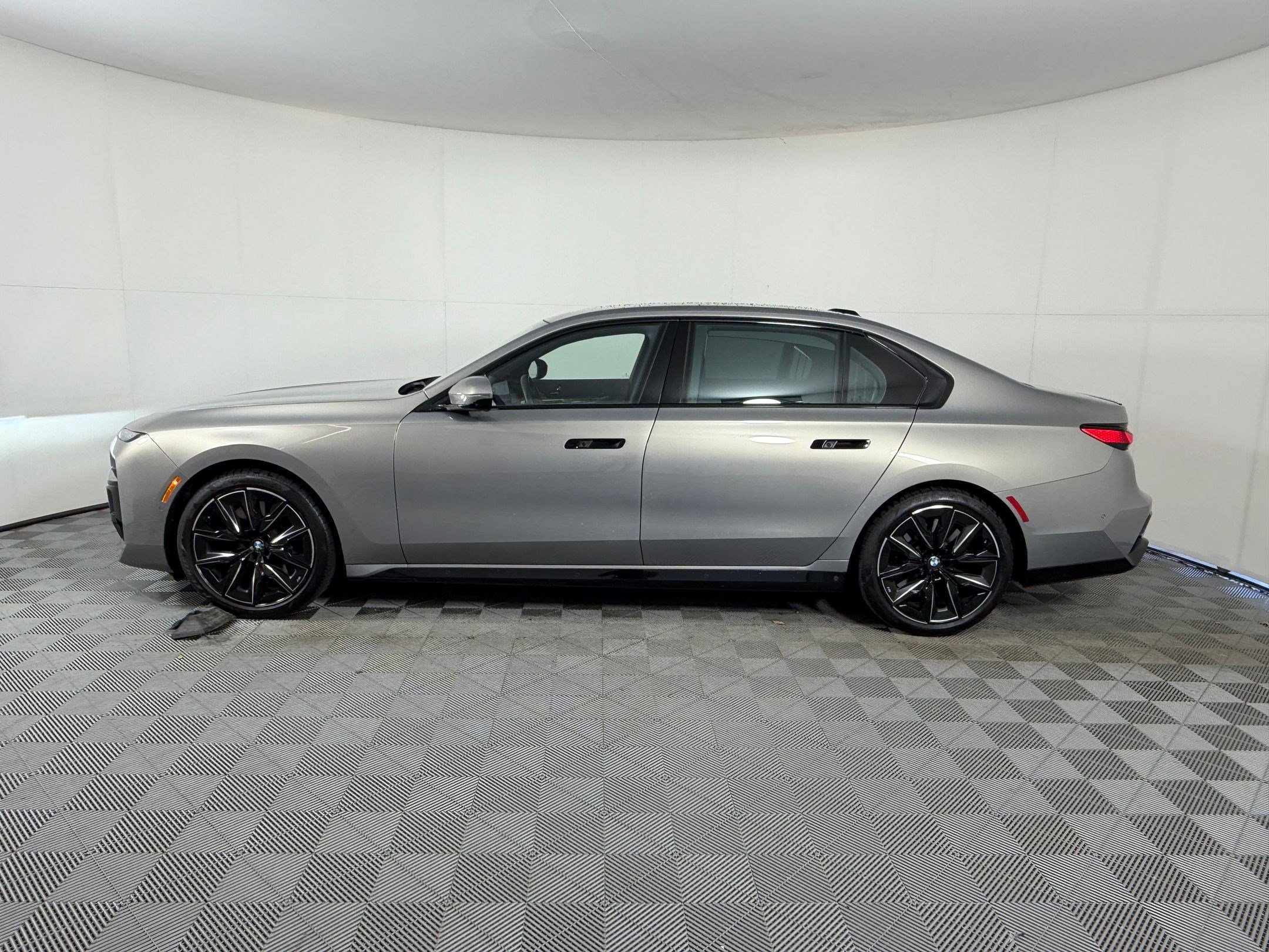 2024 BMW 760i xDrive