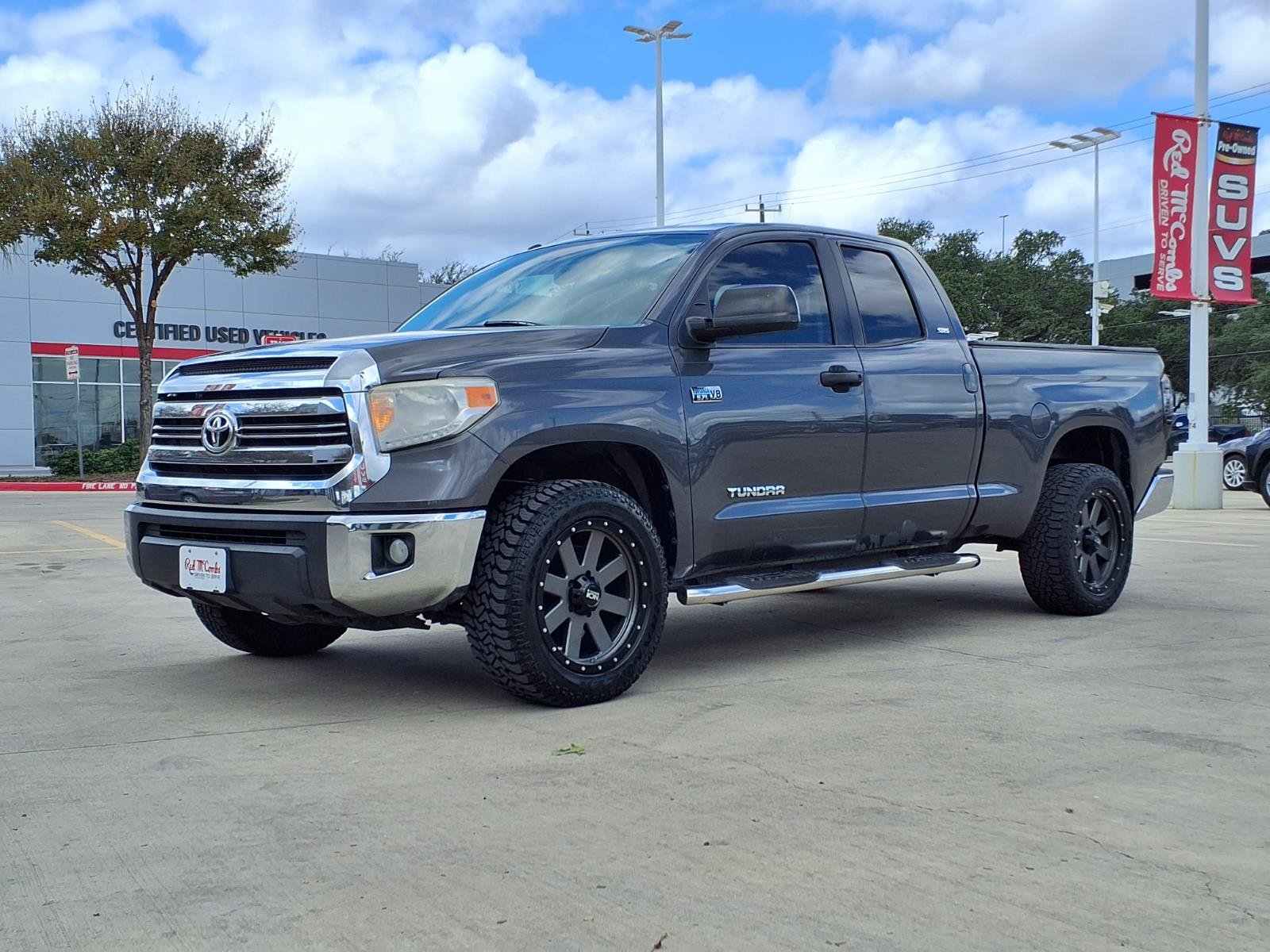 Used 2017 Toyota Tundra SR5 w/ SR5 Upgrade Package