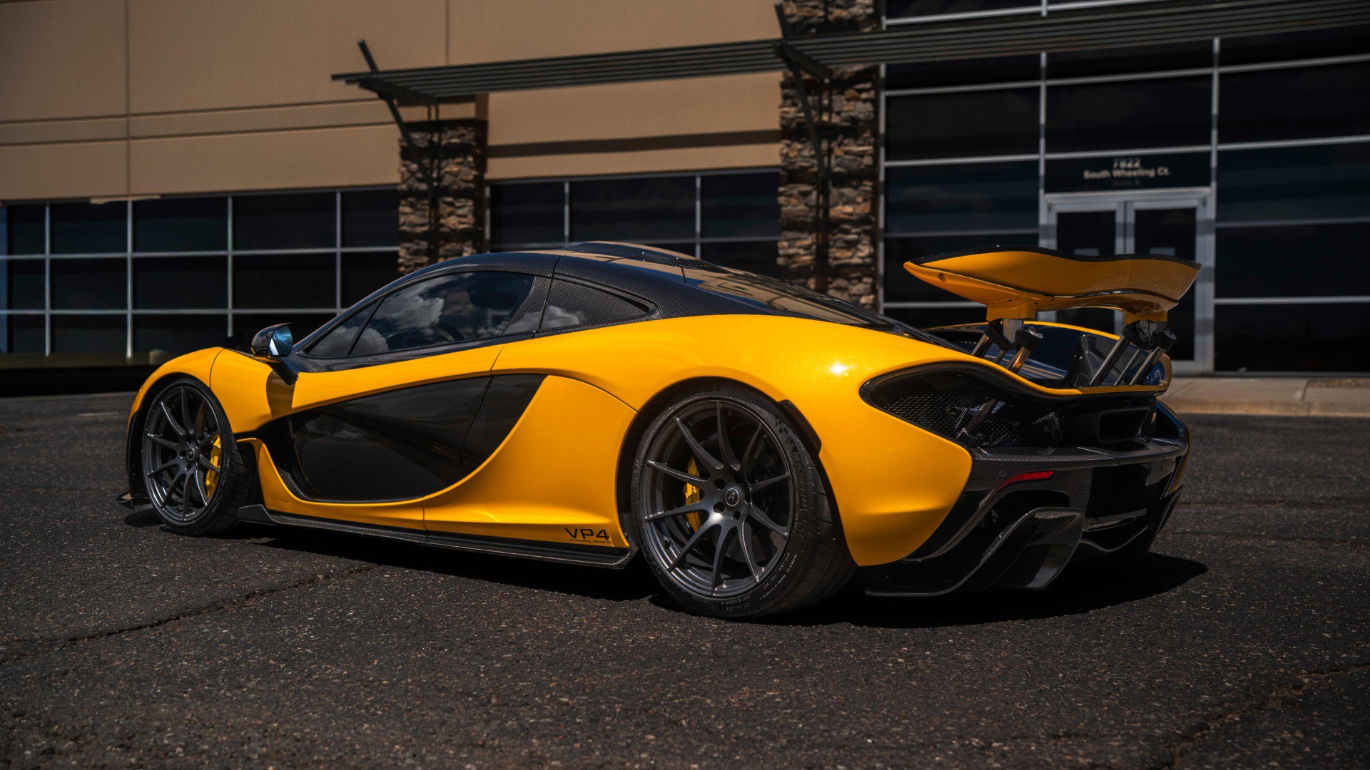 Used 2013 McLaren P1 photo 13