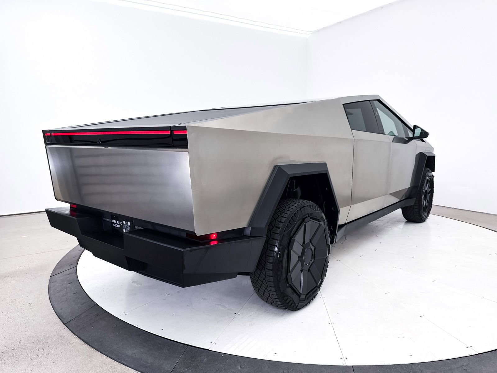 2024 Tesla Cybertruck AWD Crew Cab