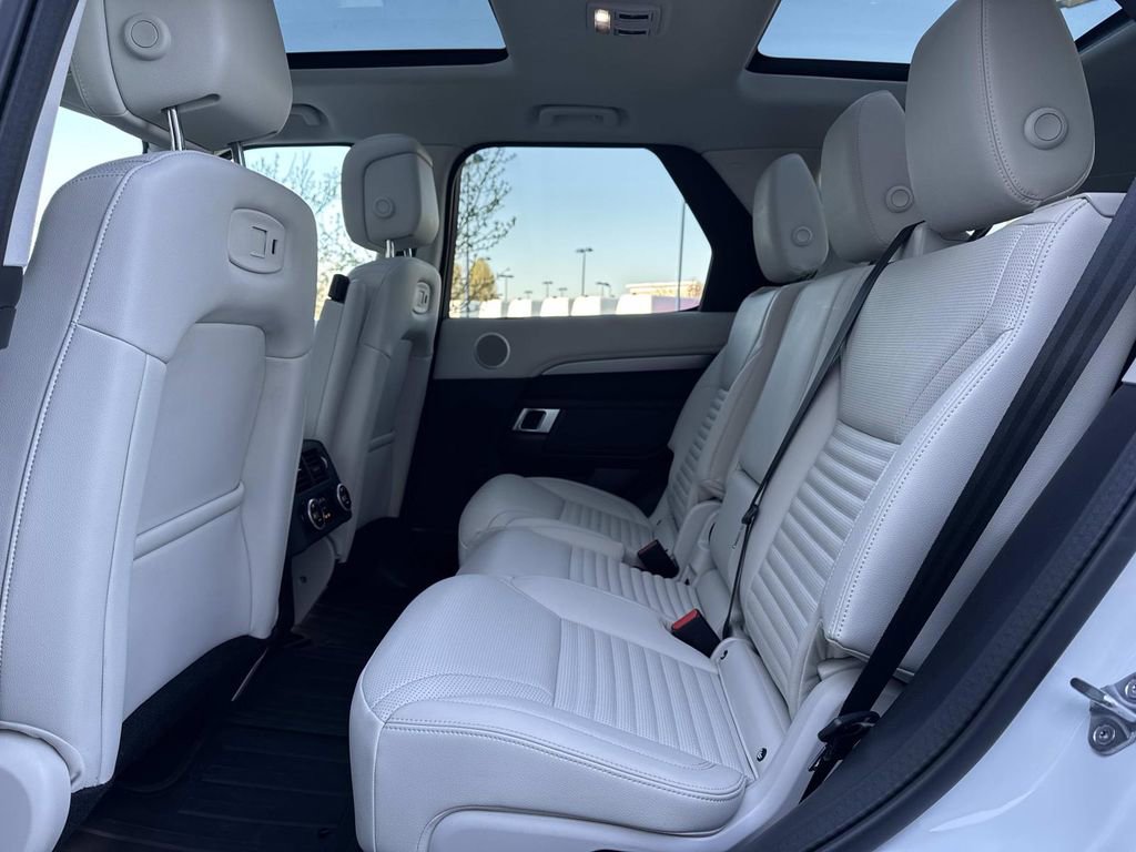 2025 Land Rover Discovery Dynamic SE