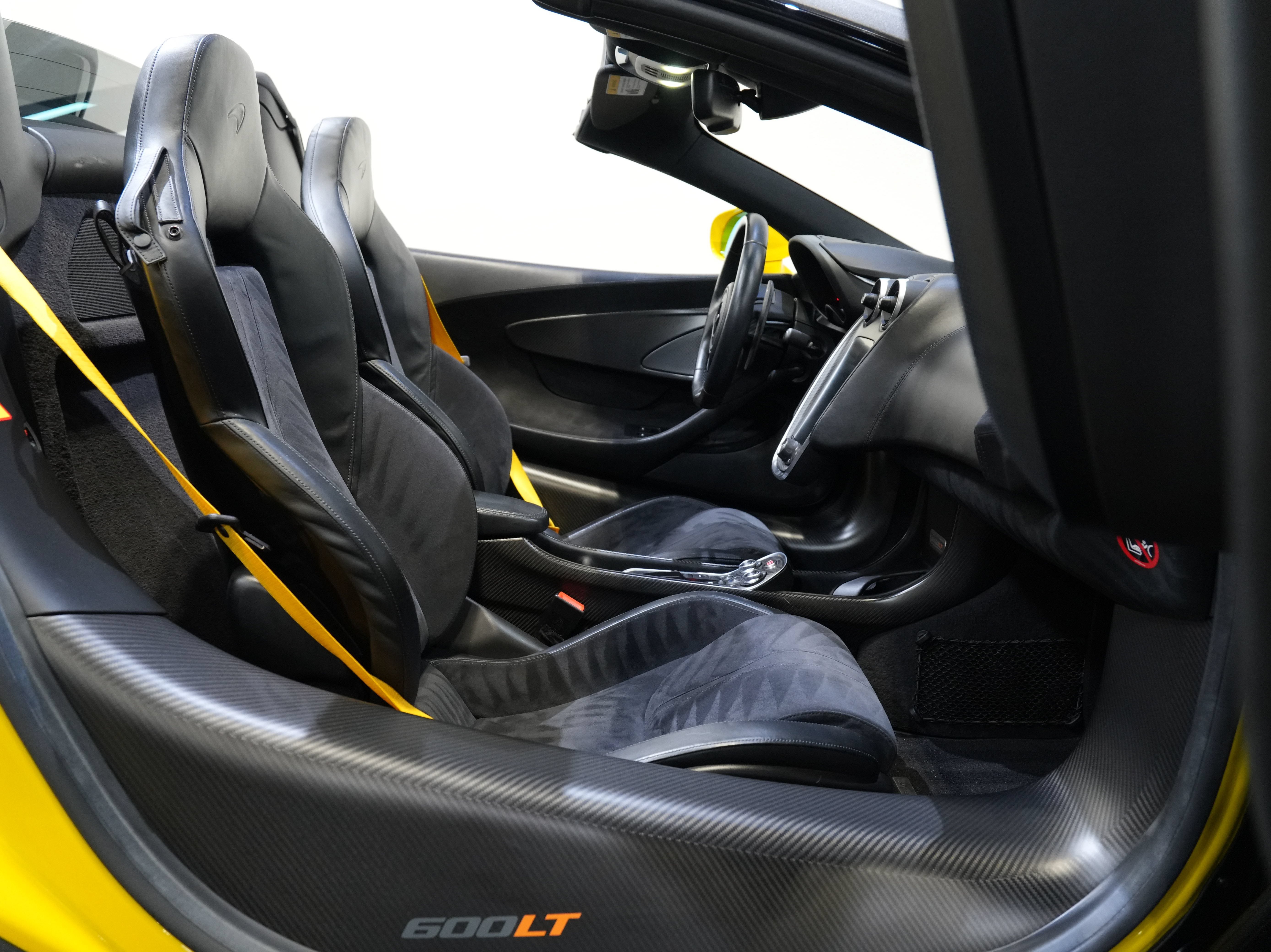 Used 2020 McLaren 600LT Spider photo 34