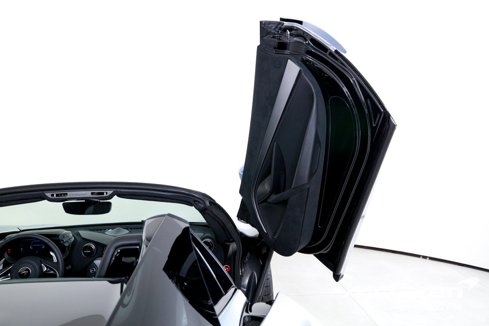 Used 2026 McLaren 750S Spider photo 19