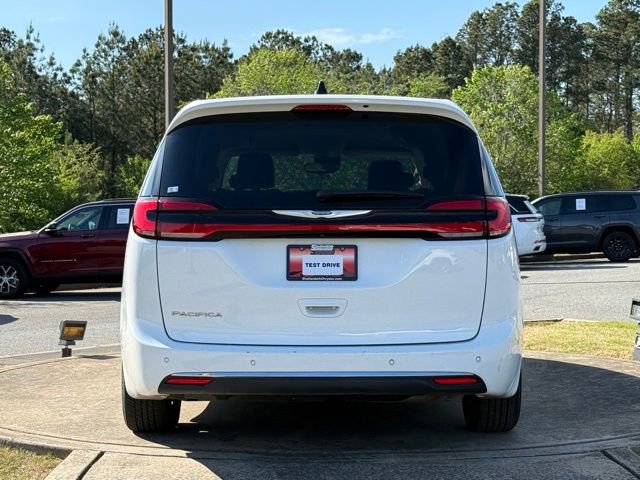 2024 Chrysler Pacifica Touring-L