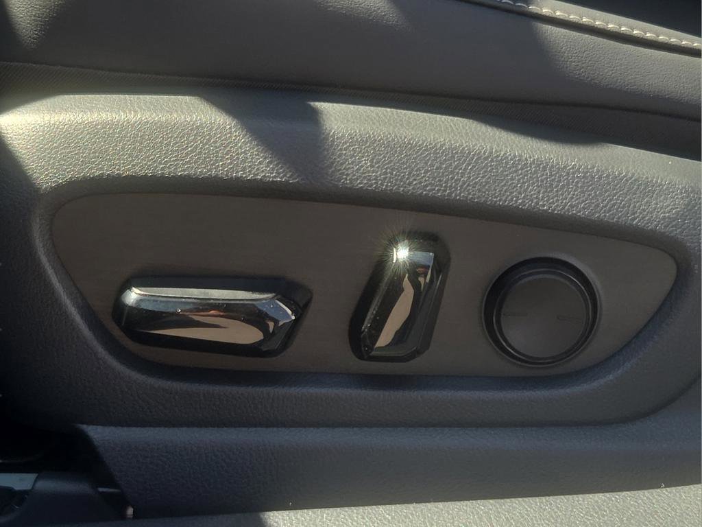 2026 Lexus UX 300h FWD